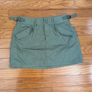 H&M divided army green cargo skirt in size small